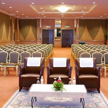 Kuala Lumpur International Hotel Экстерьер фото