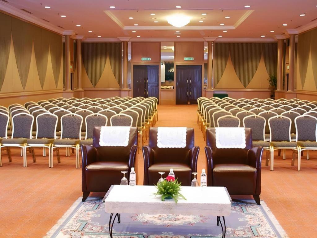 Kuala Lumpur International Hotel Экстерьер фото